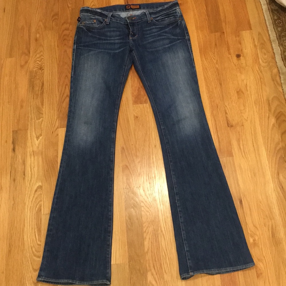Size 28 Rock & Republic boot leg jeans 👖